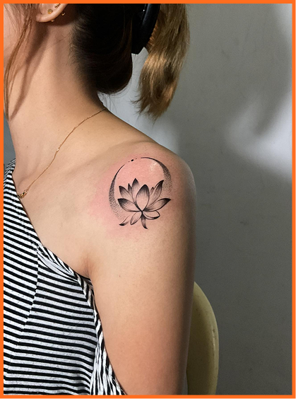 Minimalist tattoo on shoulder